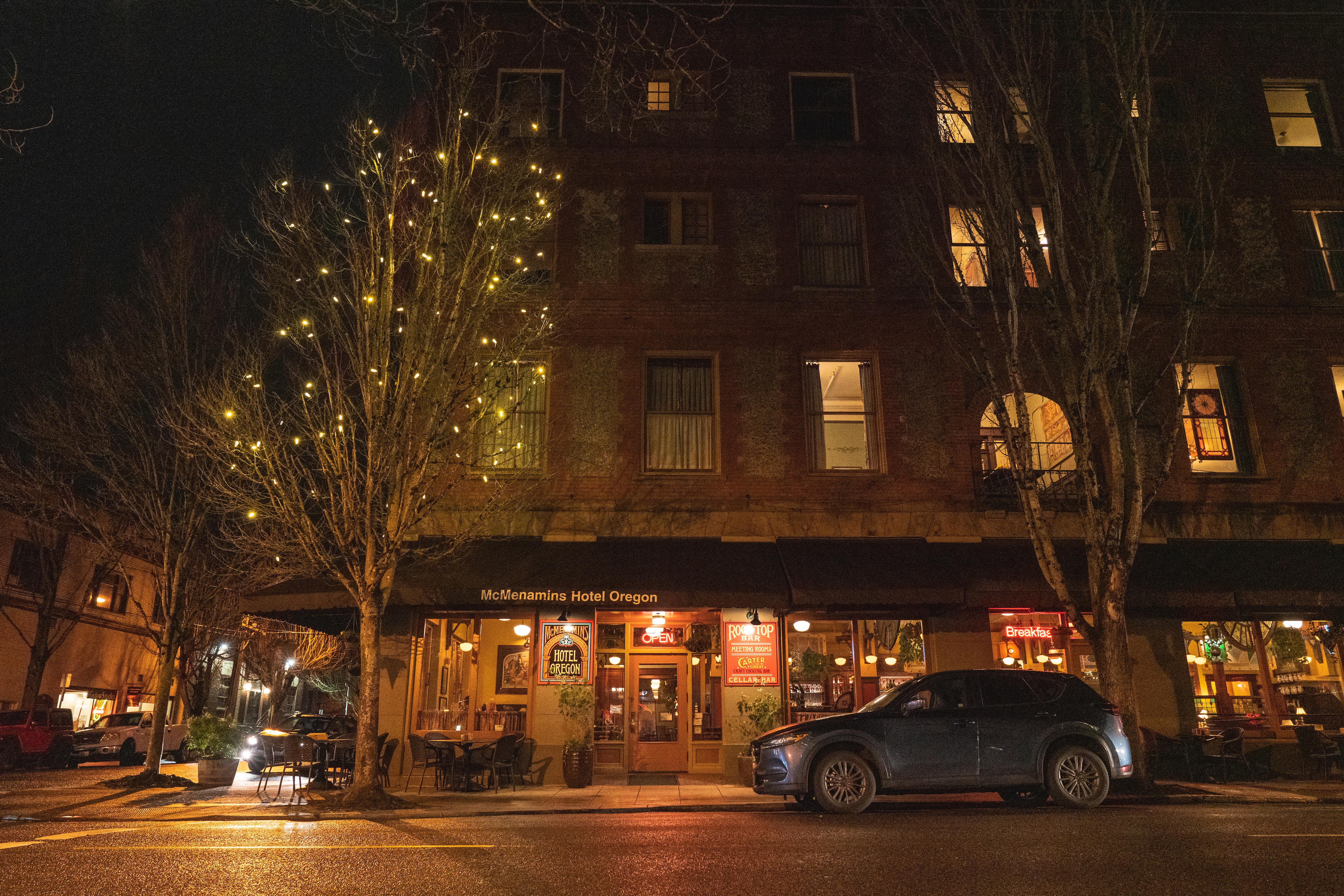 Mcmenamins Hotel Oregon McMinnville Exterior foto